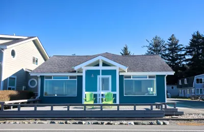 Beachfront Bungalow!   Bungalow Azul @ Pebble Beach. โรงแรมใกล้Castle Island