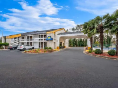 デイズ イン バイ ウィンダム ローリー ミッドタウン ローリーのホテル