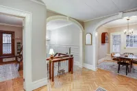Charming 2BR, near Park Ave with private balcony!