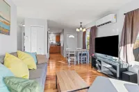 Charming 2-bedroom house with AC, WiFi in welcoming Salem