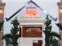 Lux Guesthouse Hotels in Banan