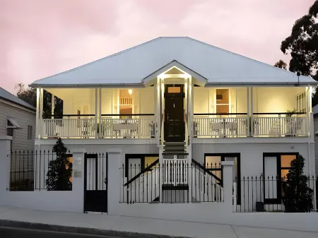 Heal House Отели рядом с достопримечательностью «Парк Нью Фарм»