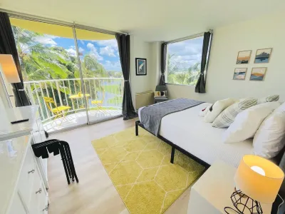 Loko Kai Nani - Stunning Lagoon Views, Pool, A/C