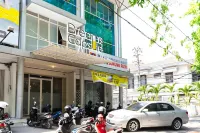 RedDoorz Hostel @ di Panjaitan Simpang Lima Hotels in 