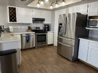 Beautiful 3-bedroom house with an exquisite pool!