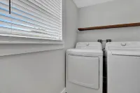 Coastal Cabana - Private pool & 2 miles to Beach!