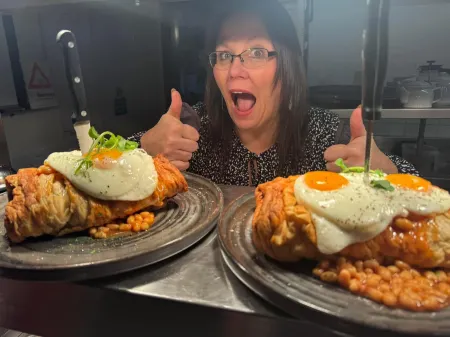 Thorverton Arms Отели в г. Торвертон