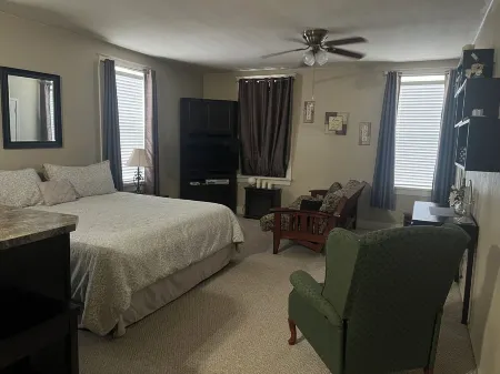 Little Boonville Apartment