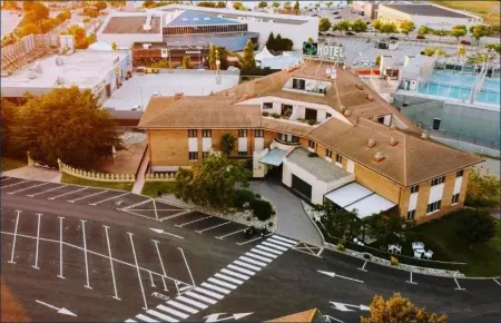 Hotel Els Noguers Отели рядом с достопримечательностью «Ayuntamiento de Monistrol de Montserrat»