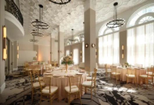 Hotel Flor Tampa Downtown, Tapestry Collection by Hilton タンパ会議センター周辺のホテル