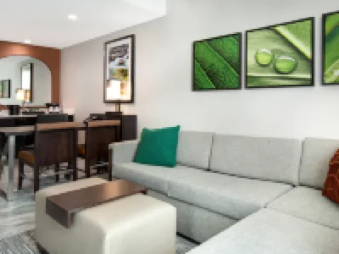 Embassy Suites by Hilton Alpharetta Halcyon Hotels in Forsyth County