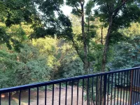 Charming 1-Bedroom Entire Condo Loft in Scenic Mountain Park - Wifi