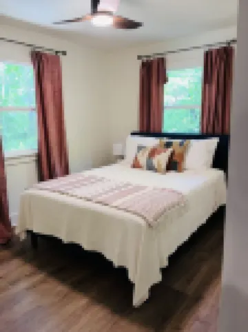 Cozy mountain cabin in Hiawassee!