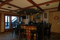 8 Bedrooms, Sleeps 18, 12 bath, Movie theater, Spa, Hot tub, ELEVATOR