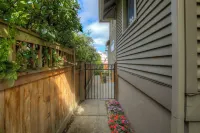 Clean, modern basement suite in Tacoma