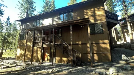 Large 1875 SF  2-bedroom + 2 LR with Sofa Beds townhome in Zephyr Cove with WiFi