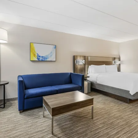Holiday Inn Express CHICAGO-DOWNERS GROVE by IHG