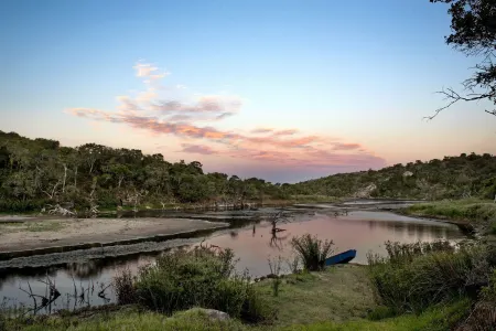 Burlington Bush Cottages by the Oyster Collection Отели в г. Grahamstown