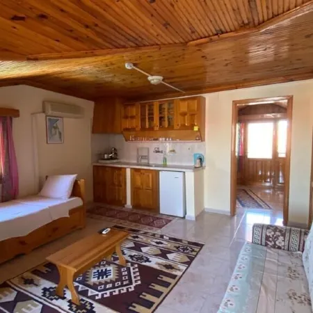 Erasmus Apart Hotel