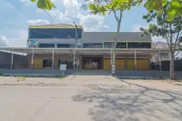 RedDoorz Plus Near Taman Budaya Samarinda Hotels in Temindung Permai