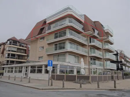 Apartment Nieuwpoort with Sea Views