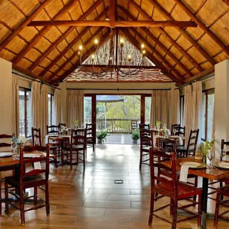 Thanda Manzi Country Hotel