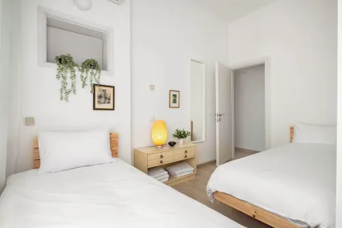 Ben Yehuda Elegant City Retreat with Shelter by Sea N Rent