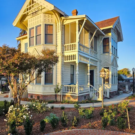 The JD Hyde Historic Inn