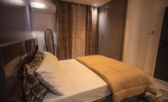 Luxury two bedroom fully furnished wifi and tv