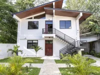 Surfside Apartments - Playa Mar Azul Hotels in Malpais