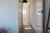 Corner House - Bright 2 Bed in Cheltenham