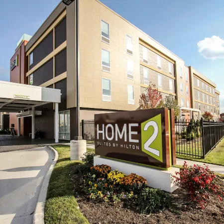 Home2 Suites by Hilton - St. Louis/Forest Park Отели рядом с достопримечательностью «Театр Фокс»