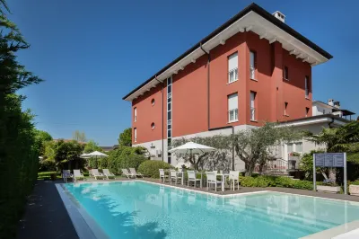 Vialeromadodici Rooms & Apartments Hotels in Lazise Old Town