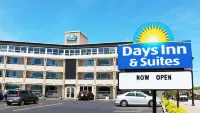 Days Inn & Suites by Wyndham North Bay Downtown
