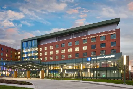 Sheraton Suites Akron Cuyahoga Falls Отели рядом с достопримечательностью «Парк Орегон Трейл»