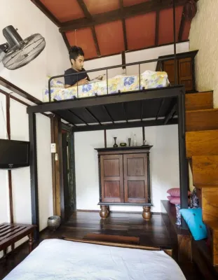 Bangalawa Hotel dekat Archaeology Museum Kotte