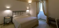 Dimora San Quirico - Rooms & Food Hotels in Sisto