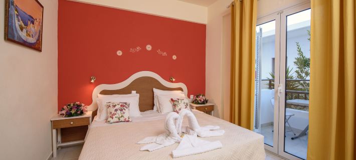 Antigoni Hotels in Lampi