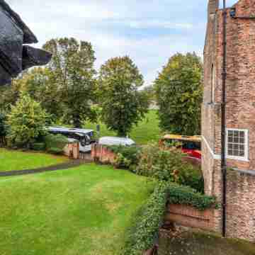 Host & Stay - Feversham House Hotel Exterior