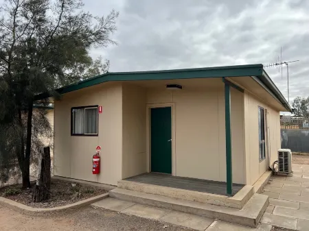 Broken Hill Outback View Holiday Park Отели рядом с достопримечательностью «Albert Kersten Mining and Mineral Museum»