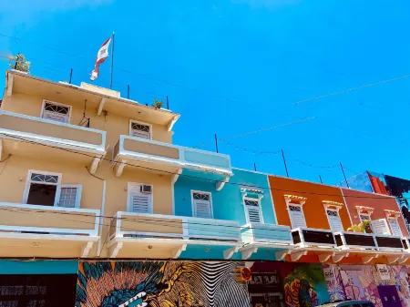 La Calma Poshtel Отели рядом с достопримечательностью «Old San Juan Art Gallery»