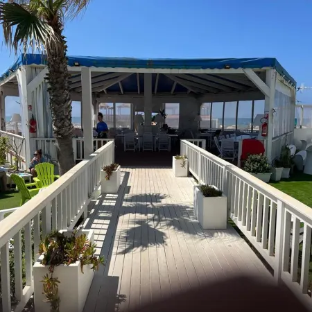 Immaculate 3-Bed, Sleeps 6, Parking