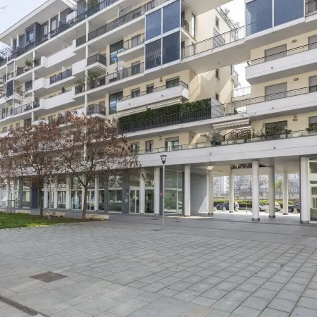 Sky Home Santa Giulia Отели рядом с достопримечательностью «Железнодорожная станция Milan Rogoredo»