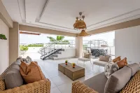 Hotel Stay Here Suites