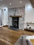 Modern Newly Renovated 3 Story House in Ebbw Vale Hôtels à : Abertillery