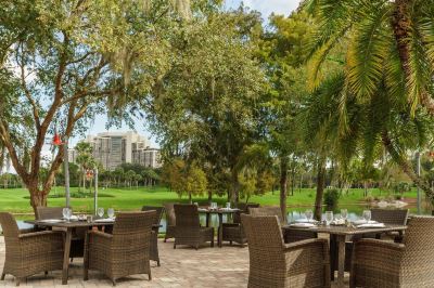 レストラン ハイアット リージェンシー グランド サイプレス リゾートの写真