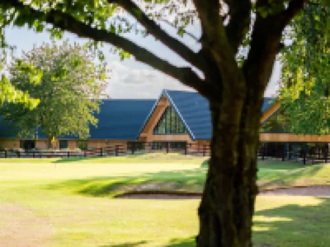 ลาซบี้ แมเนอร์ รีสอร์ทและสปา โรงแรมในGrimsby