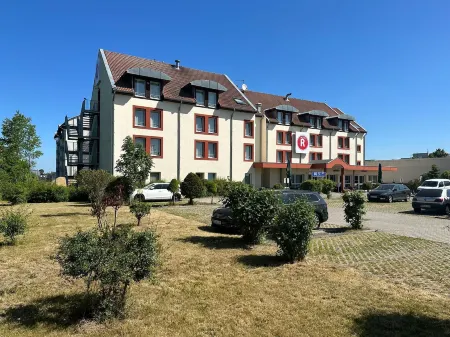 Regiohotel Leipzig West Отели в г. Дёльциг