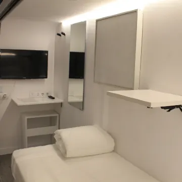 ام ودز مالاجا Hotels near شاطئ مالاغيتا