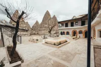 Turan Cappadocia Cave - parkir